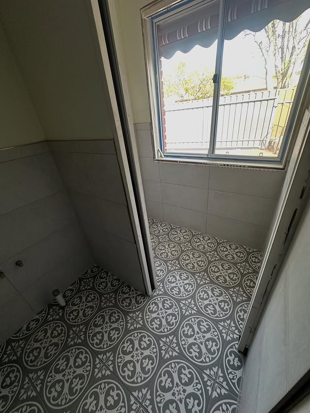Floor tiling